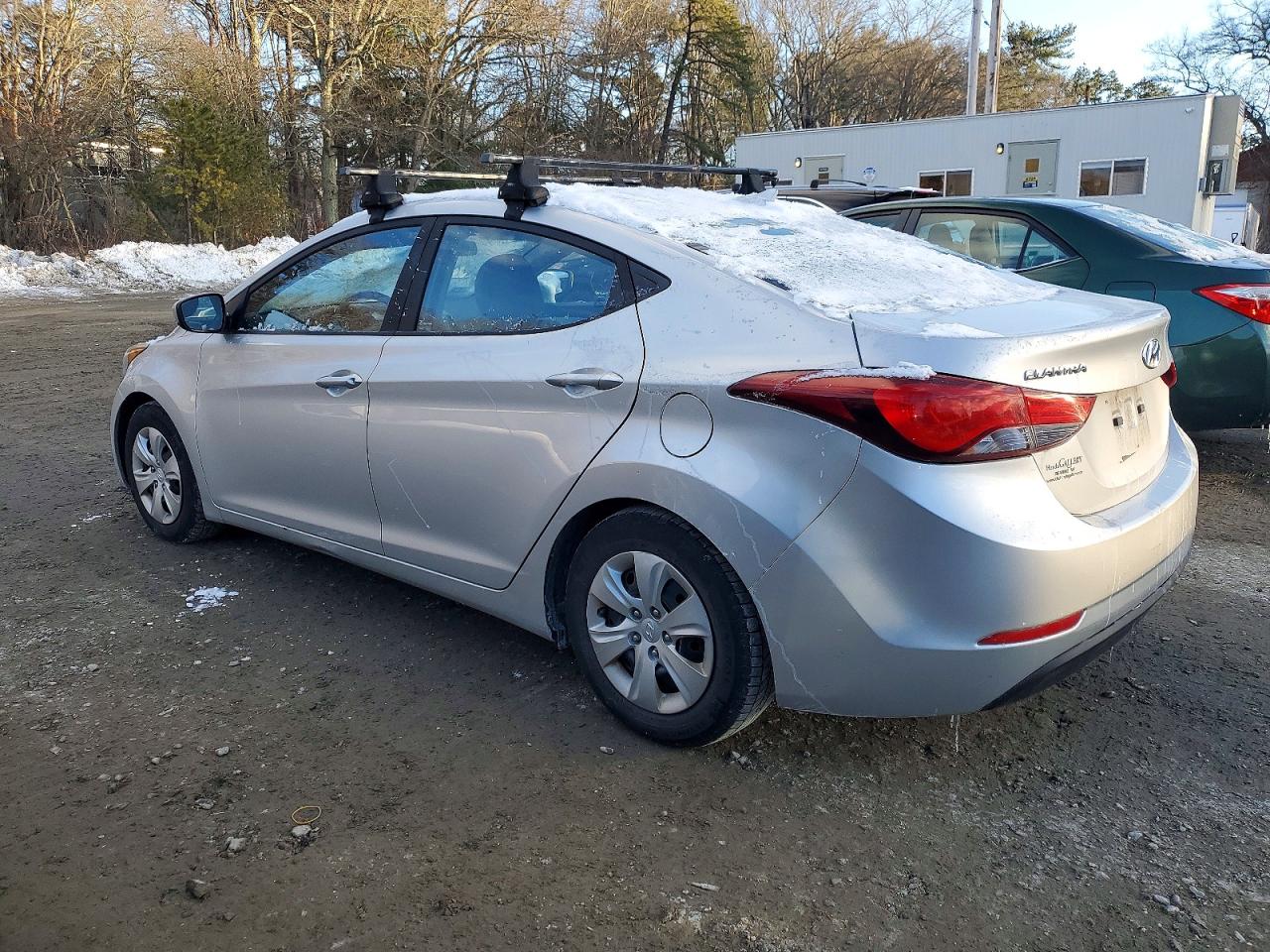 2016 HYUNDAI ELANTRA SE photo 4