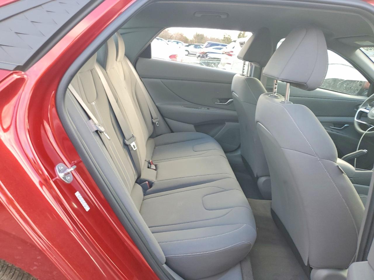 2024 HYUNDAI ELANTRA SEL photo 10
