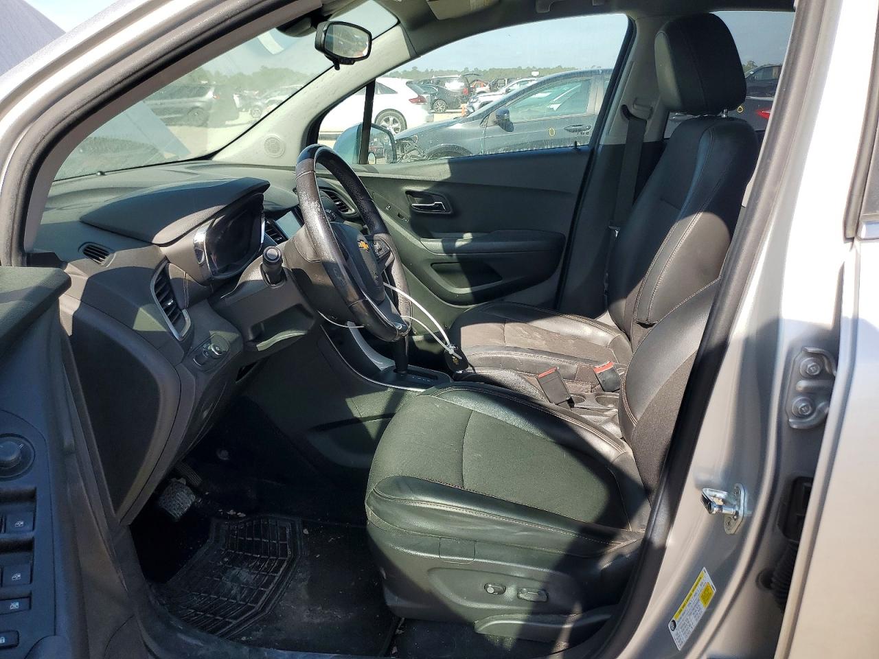 2019 CHEVROLET TRAX 1LT photo 7