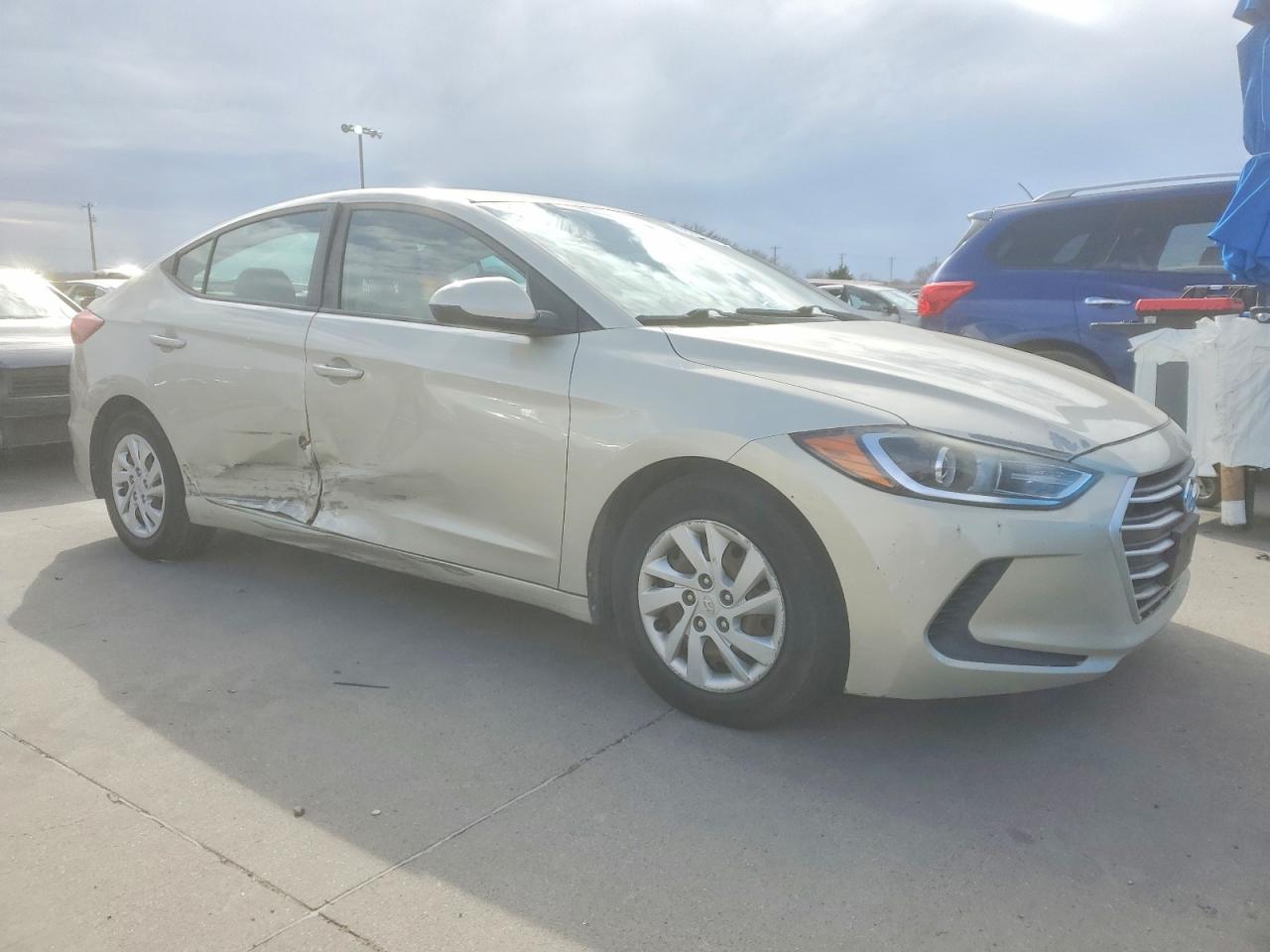 2017 HYUNDAI ELANTRA SE photo 4