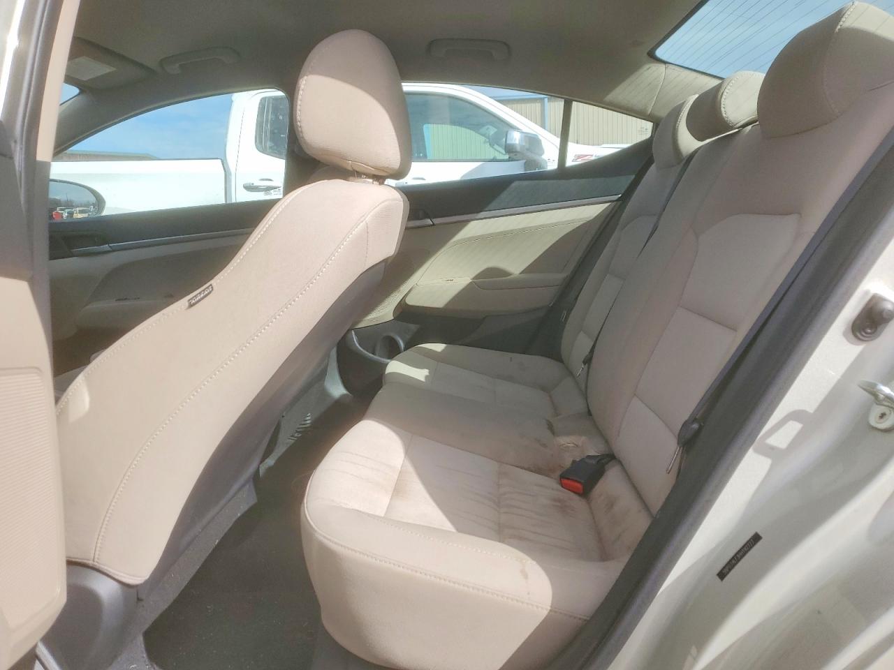 2017 HYUNDAI ELANTRA SE photo 10