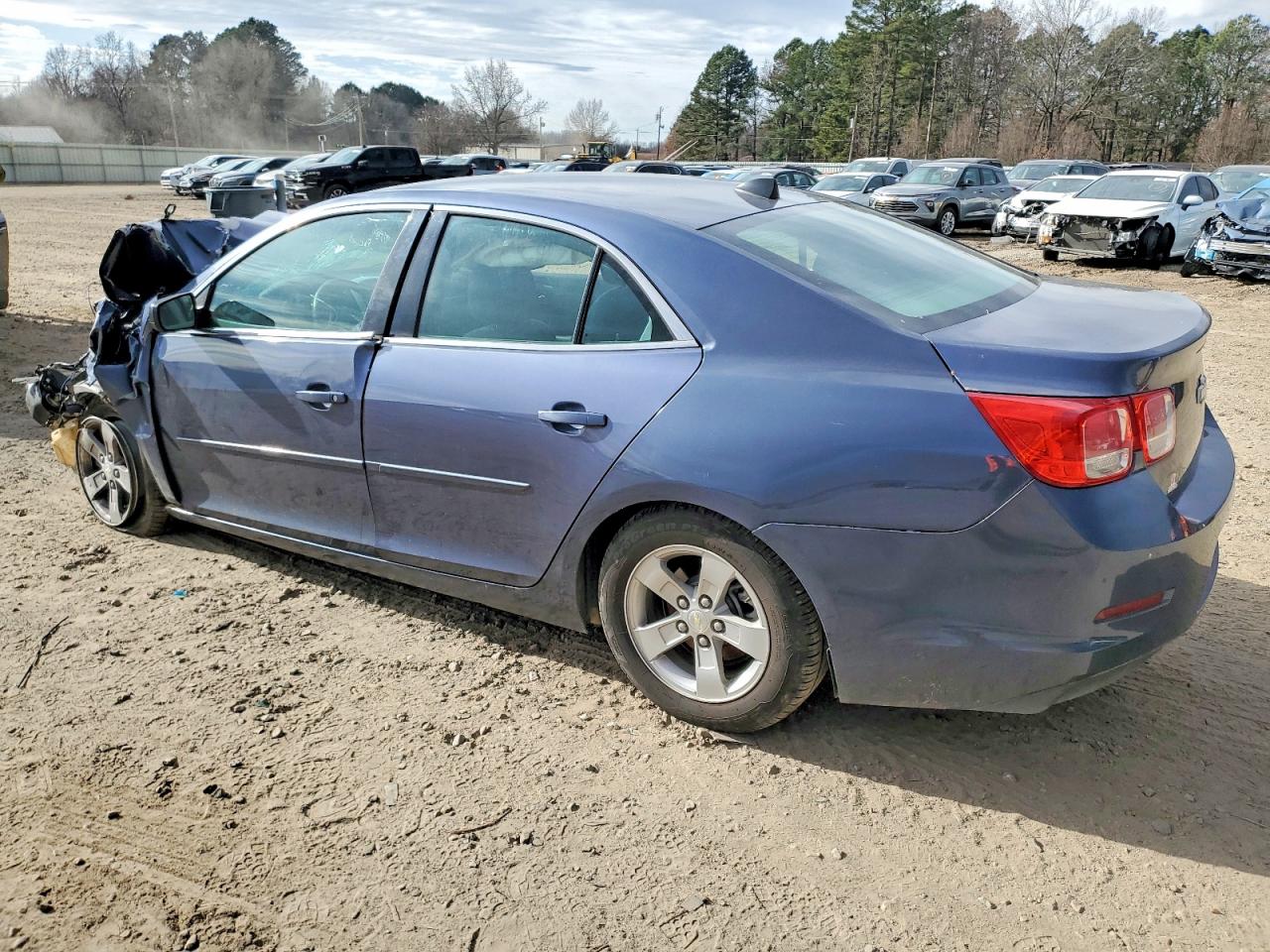 2014 CHEVROLET MALIBU LS photo 2