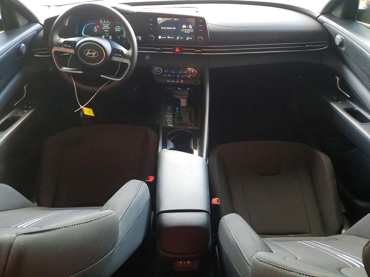 2025 HYUNDAI ELANTRA BLUE photo 8