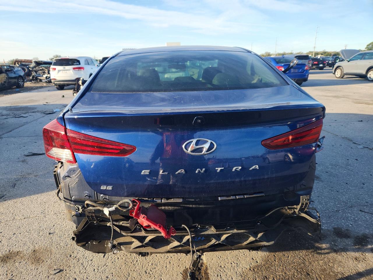2019 HYUNDAI ELANTRA SE photo 6