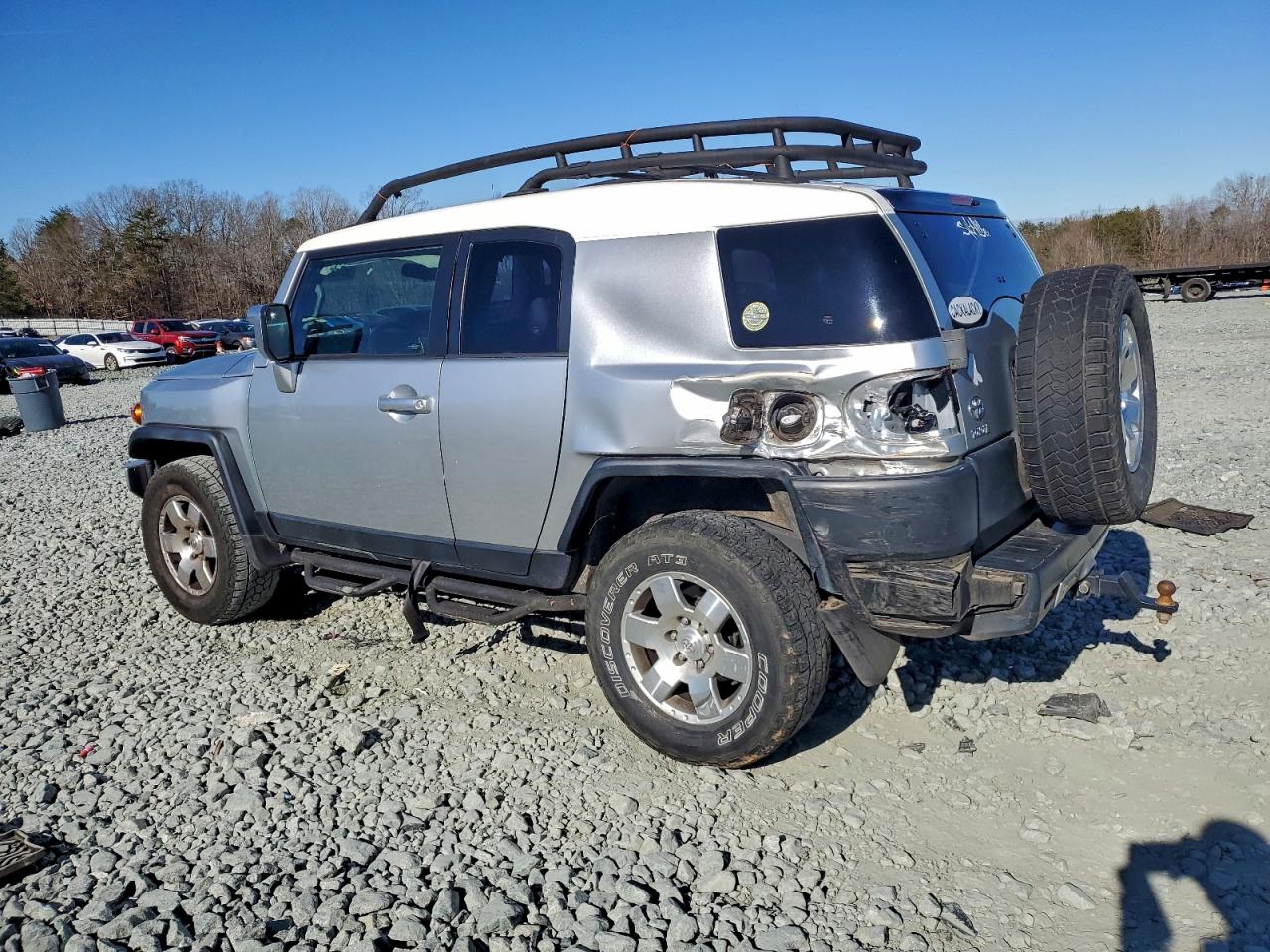 2007 TOYOTA FJ CRUISER photo 2