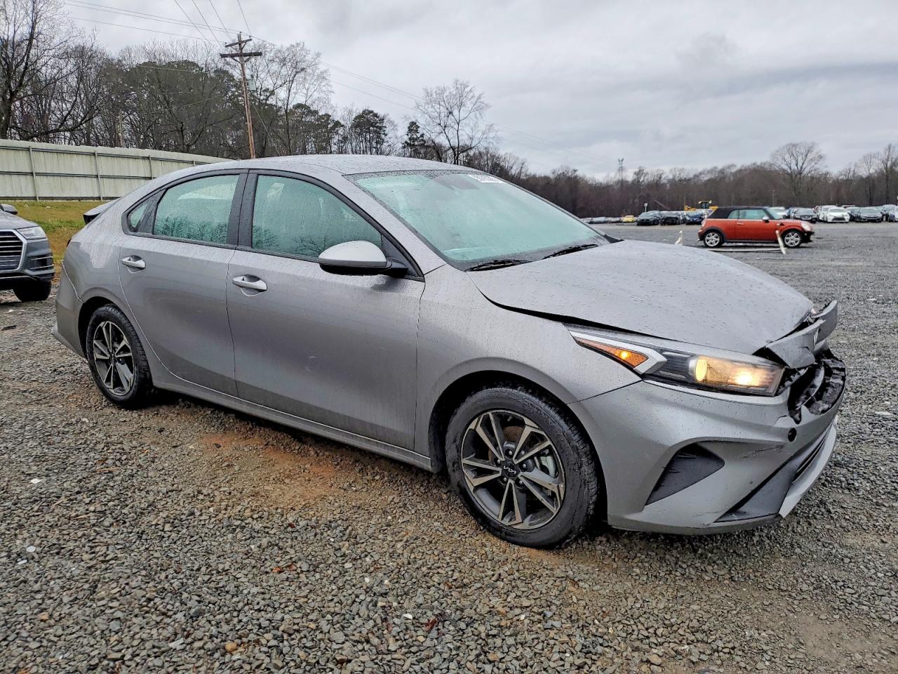 2024 KIA FORTE LX photo 4