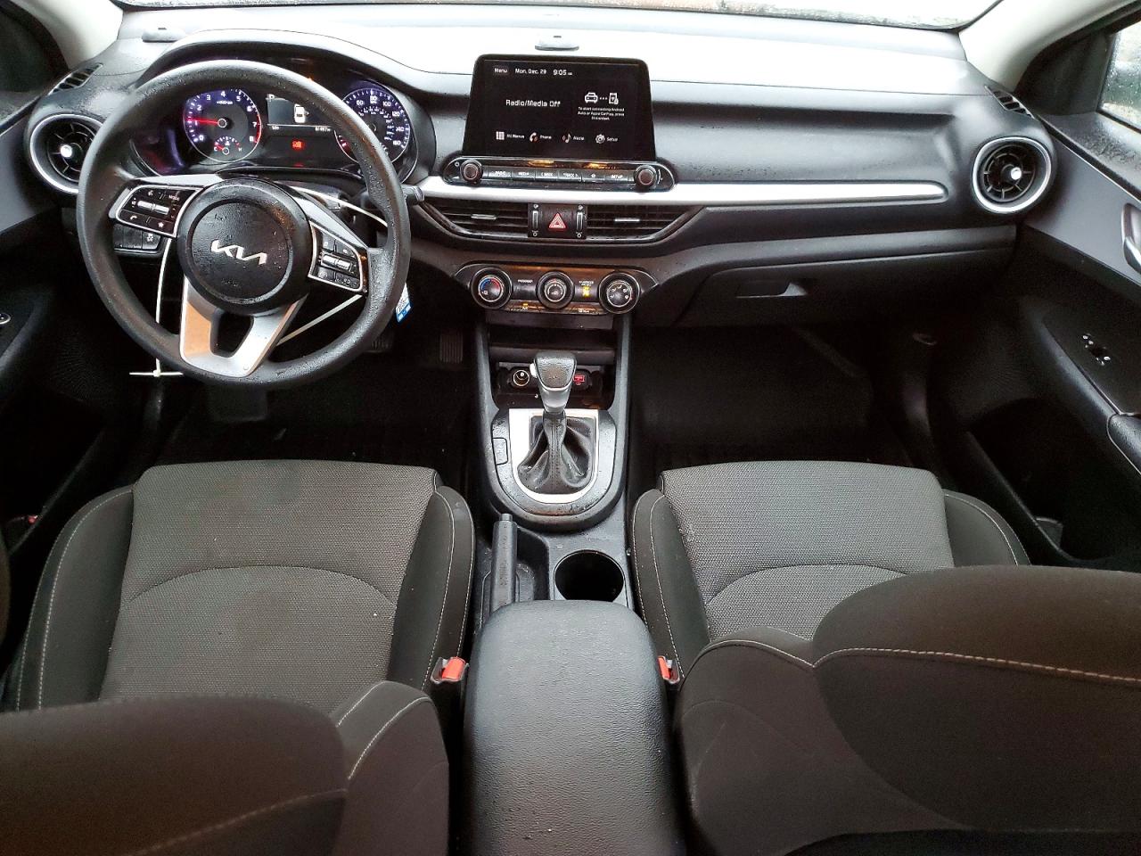 2024 KIA FORTE LX photo 8
