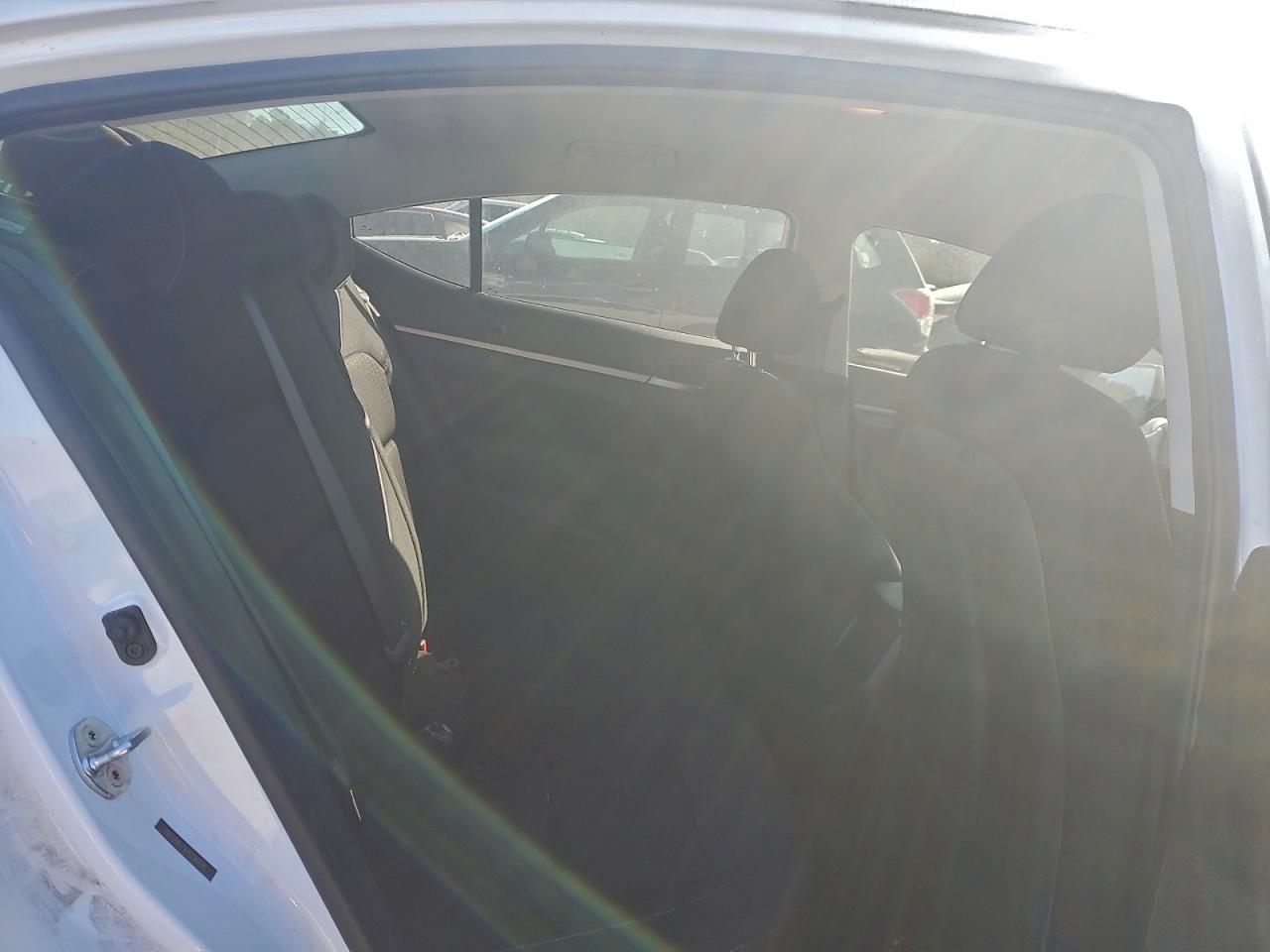 2018 HYUNDAI ELANTRA SEL photo 10