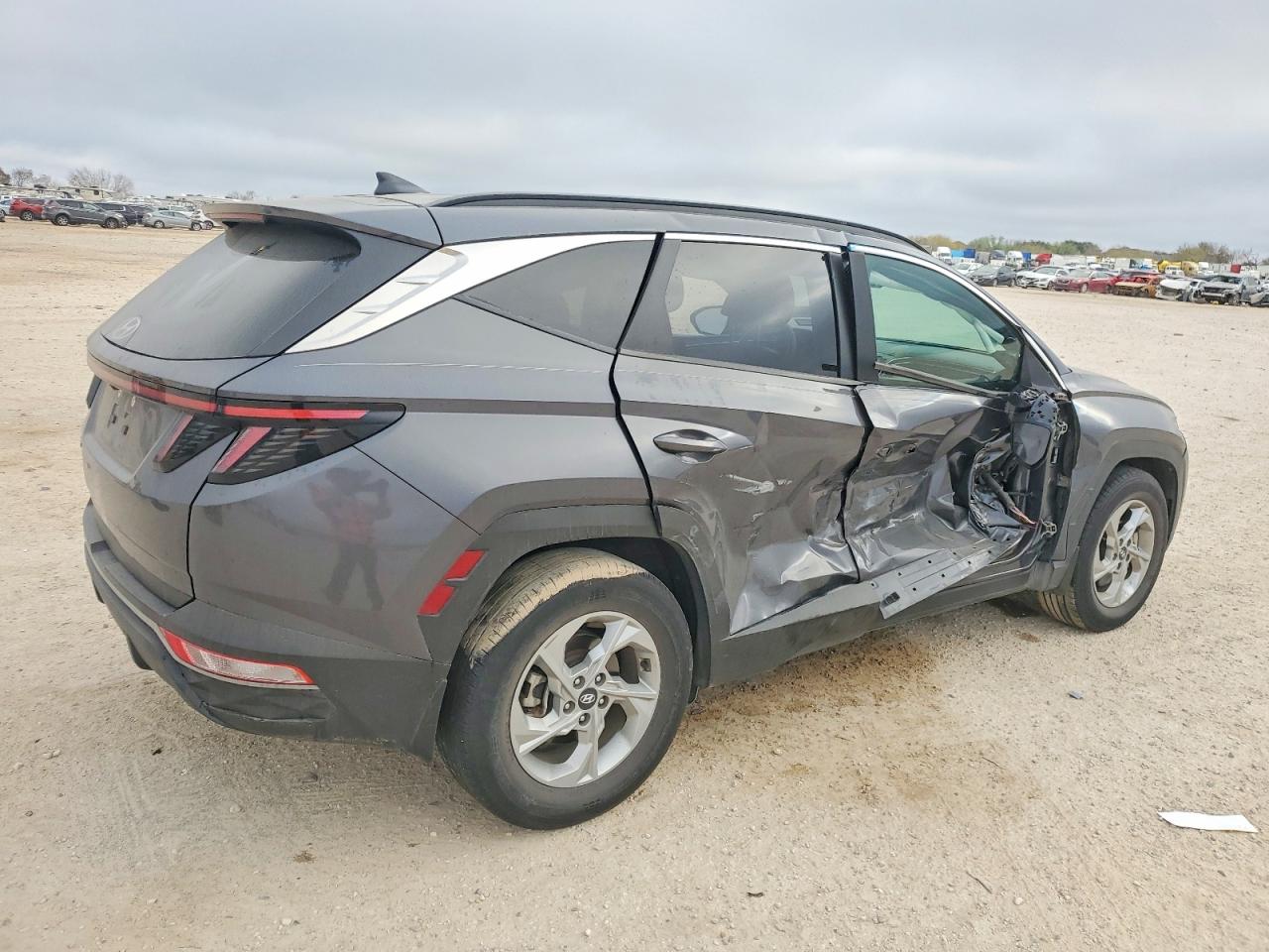 2022 HYUNDAI TUCSON SEL photo 3