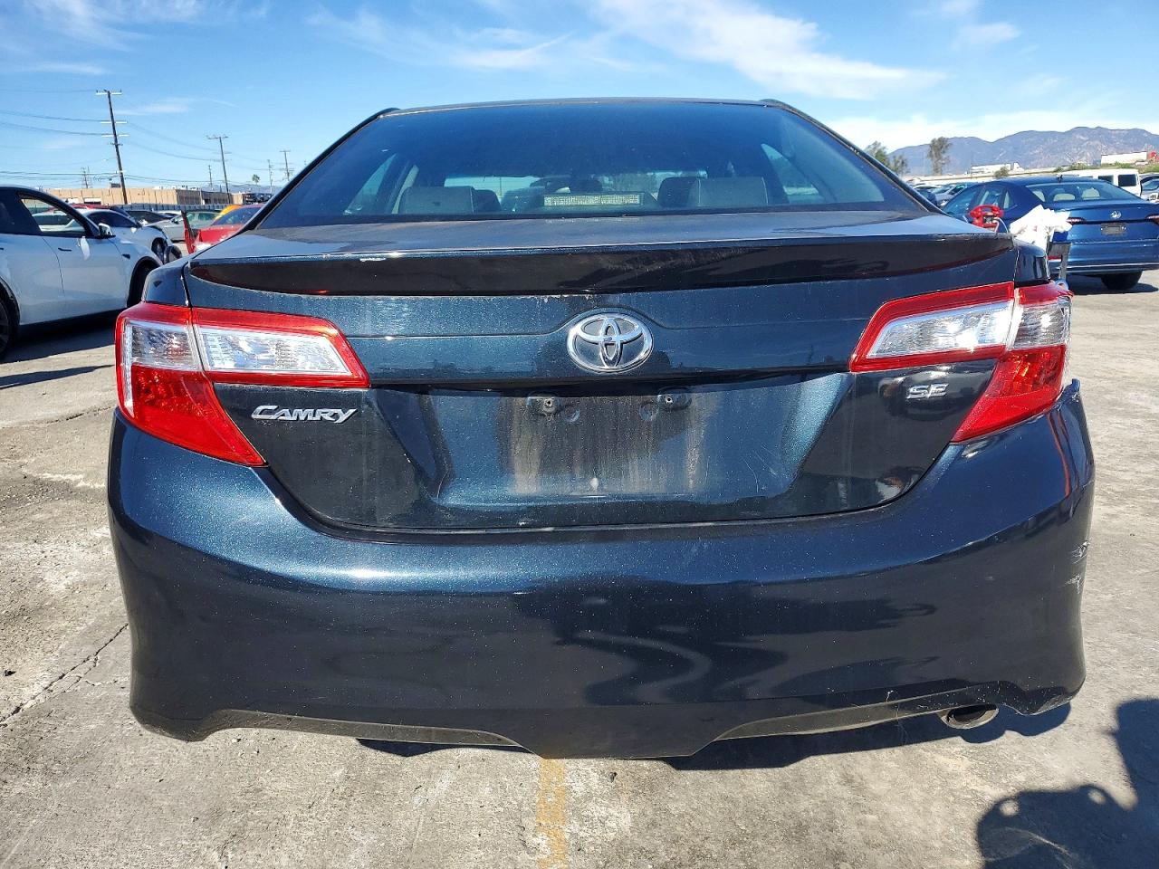 2013 TOYOTA CAMRY L photo 6