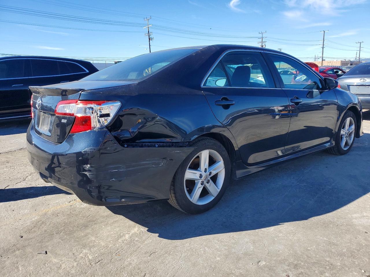 2013 TOYOTA CAMRY L photo 3