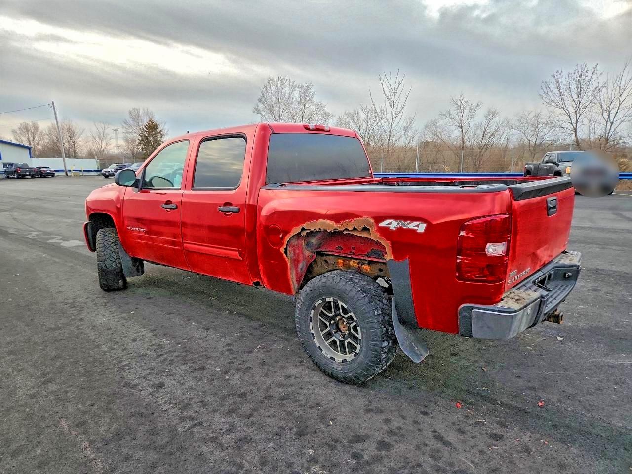 2010 CHEVROLET SILVERADO K1500 LT photo 2