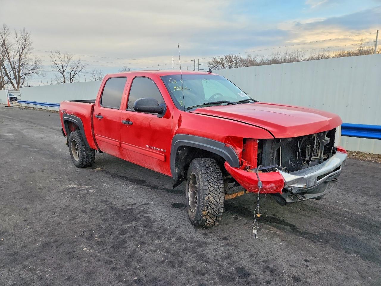 2010 CHEVROLET SILVERADO K1500 LT photo 4