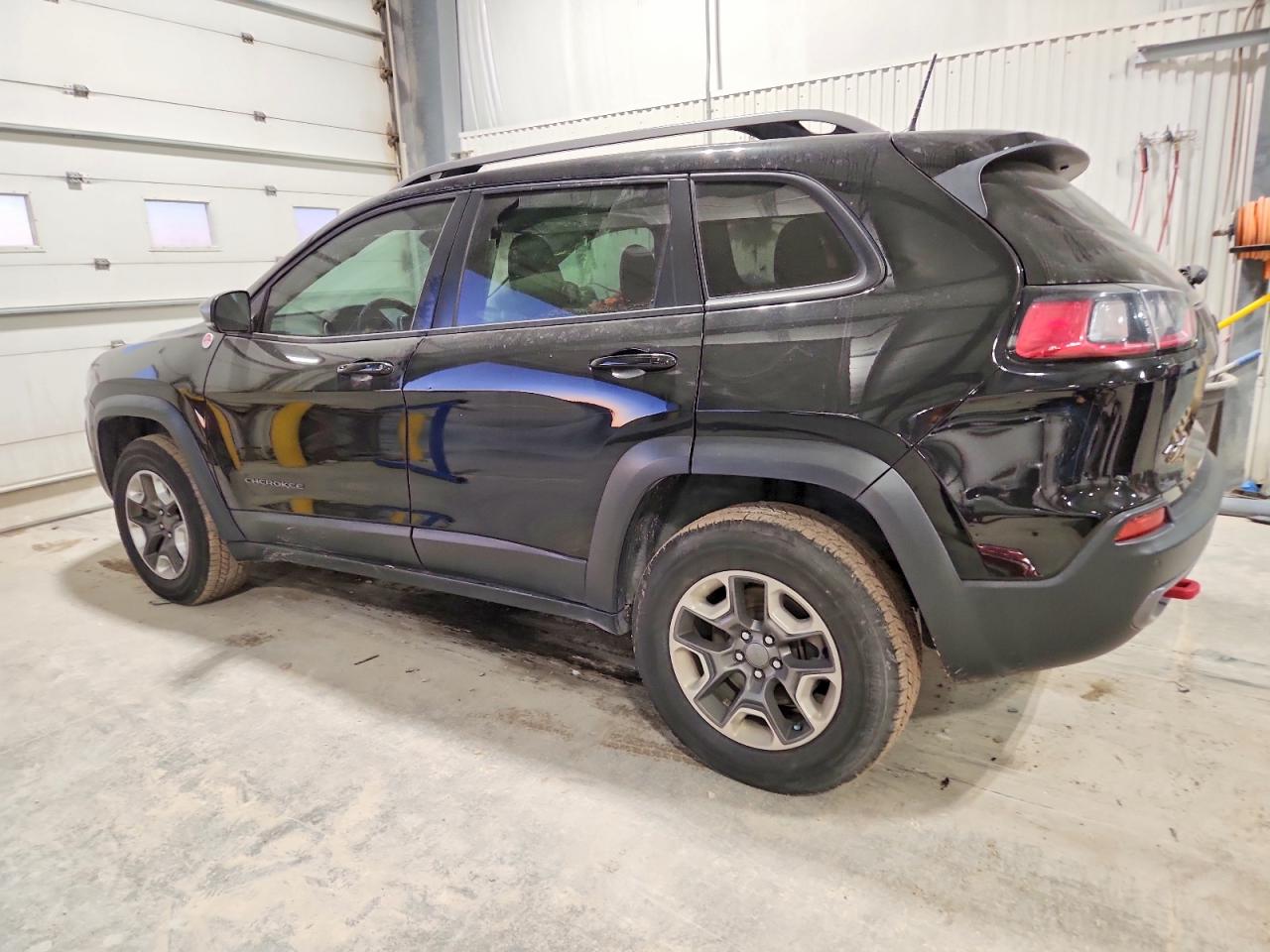 2019 JEEP CHEROKEE TRAILHAWK photo 2