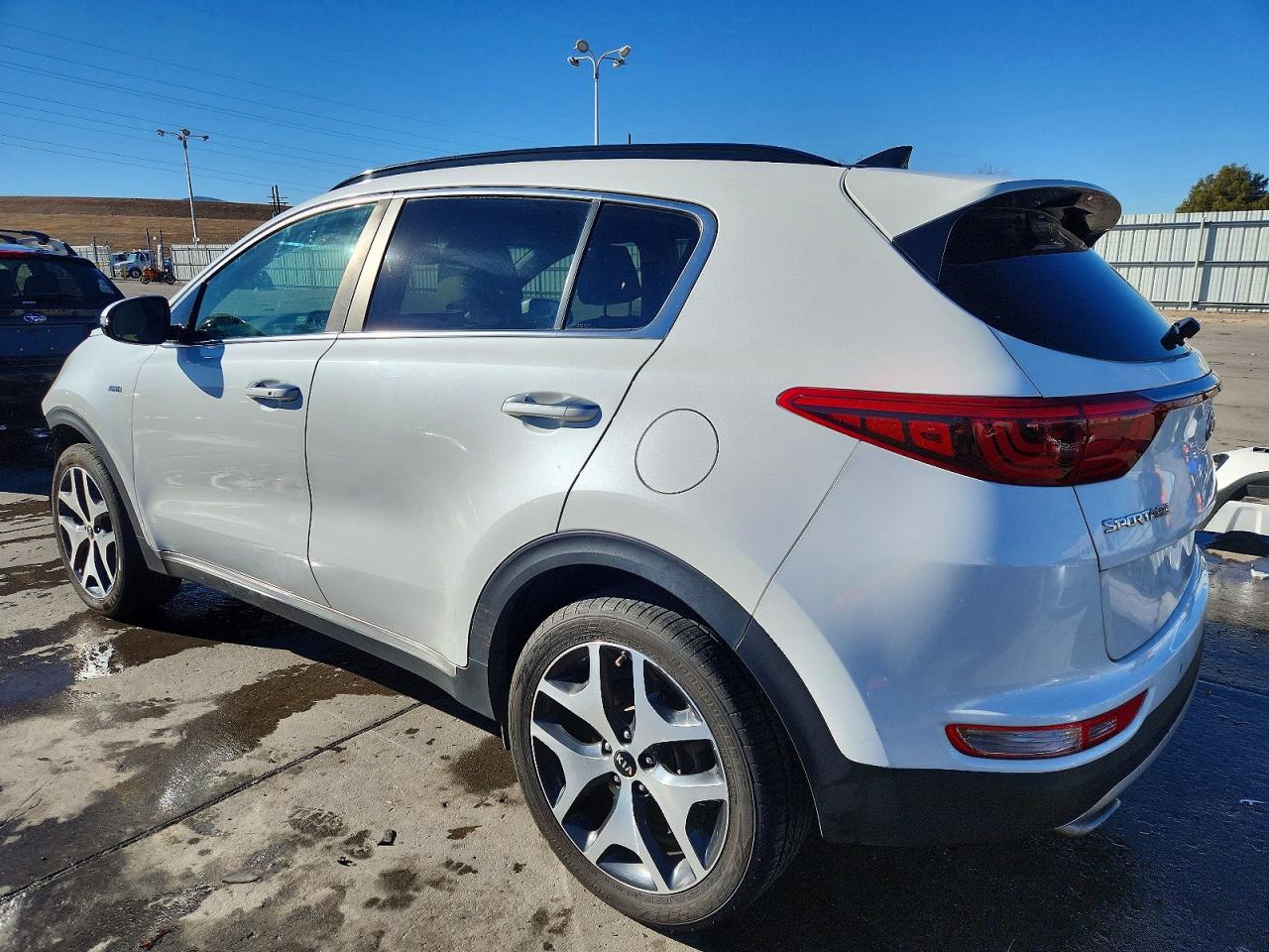 2018 KIA SPORTAGE SX photo 2