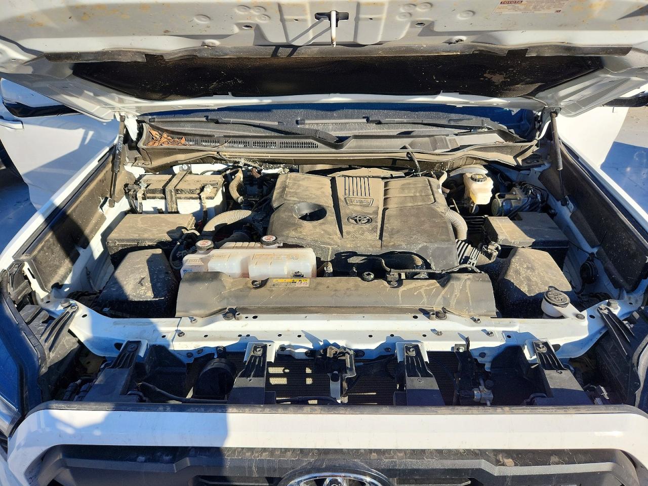 2024 TOYOTA TUNDRA CREWMAX SR photo 41