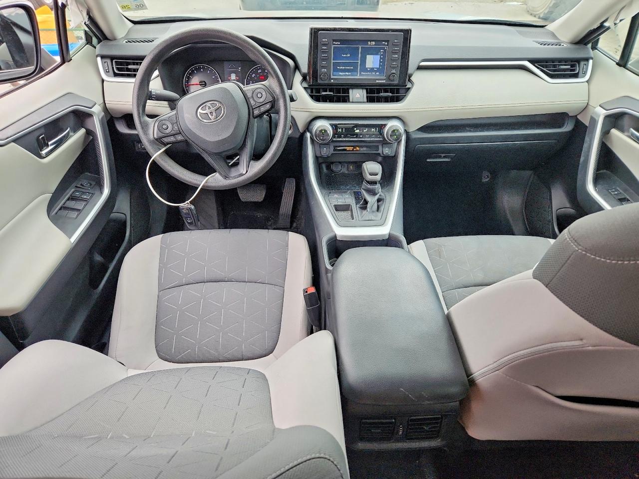 2022 TOYOTA RAV4 XLE photo 8