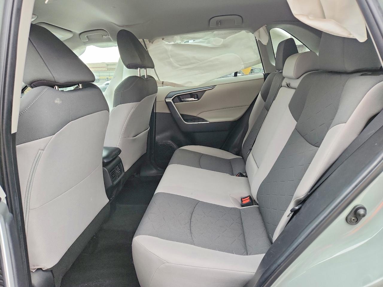 2022 TOYOTA RAV4 XLE photo 11