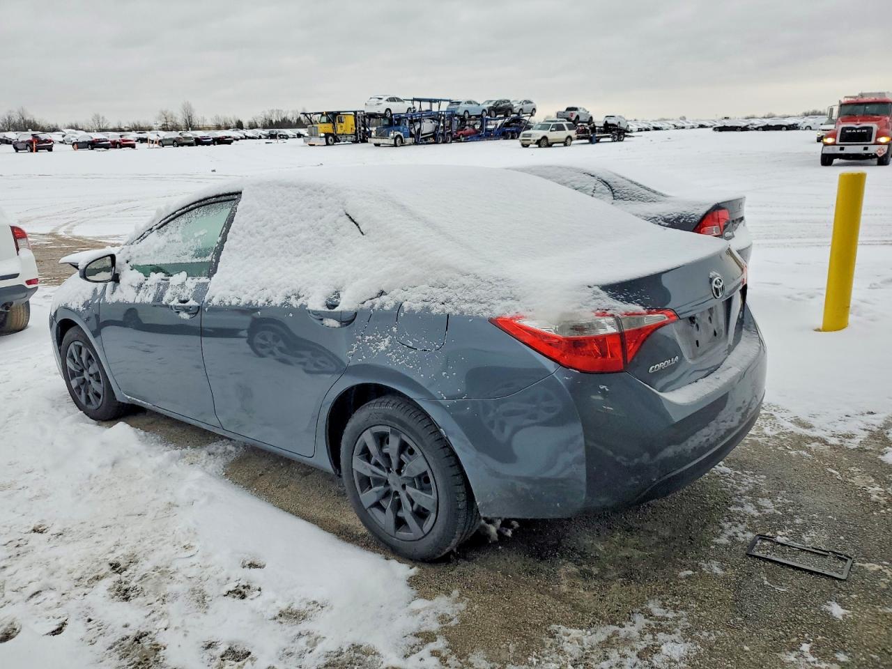 2015 TOYOTA COROLLA L photo 2