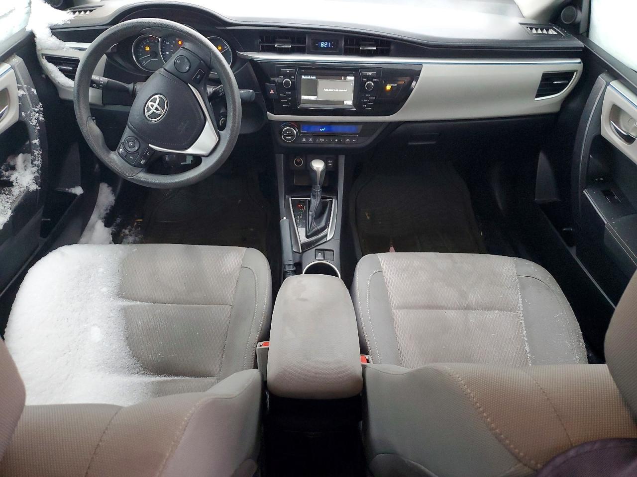 2015 TOYOTA COROLLA L photo 8