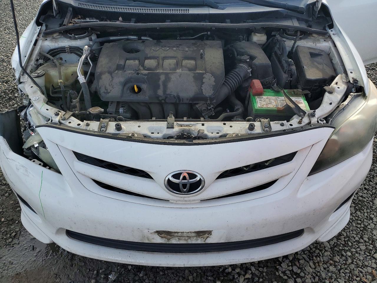 2013 TOYOTA COROLLA BASE photo 11