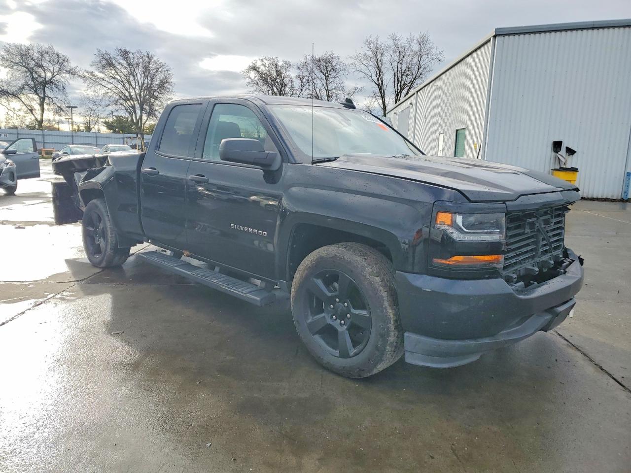 2017 CHEVROLET SILVERADO C1500 photo 4