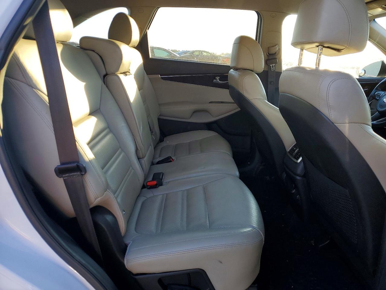 2017 KIA SORENTO LX photo 11