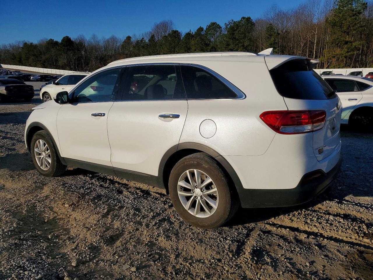 2017 KIA SORENTO LX photo 2