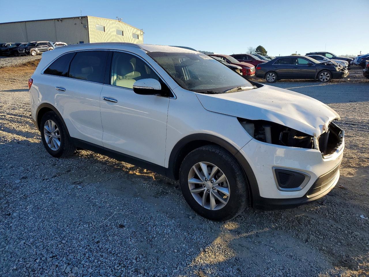 2017 KIA SORENTO LX photo 4