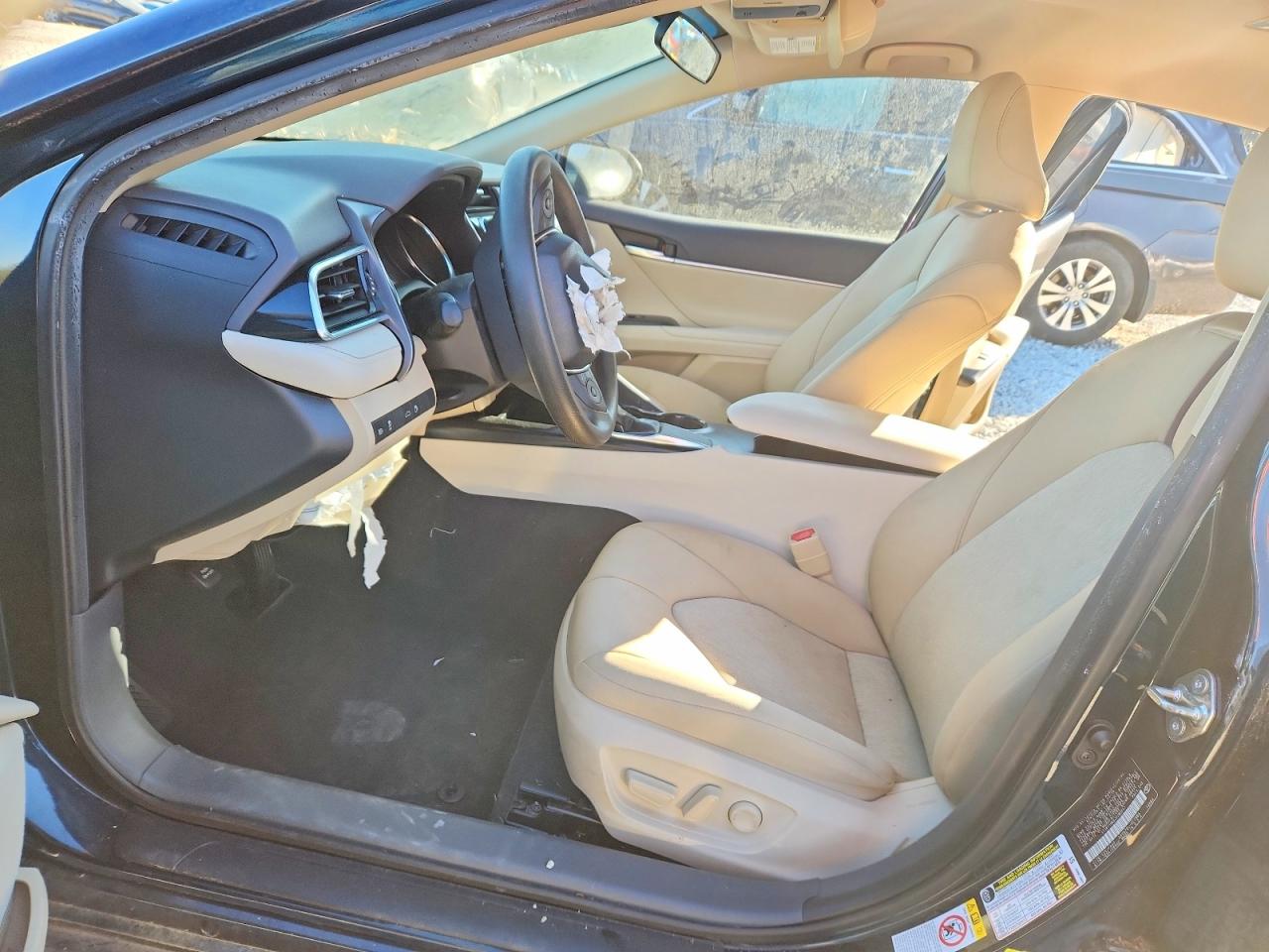 2018 TOYOTA CAMRY L photo 7
