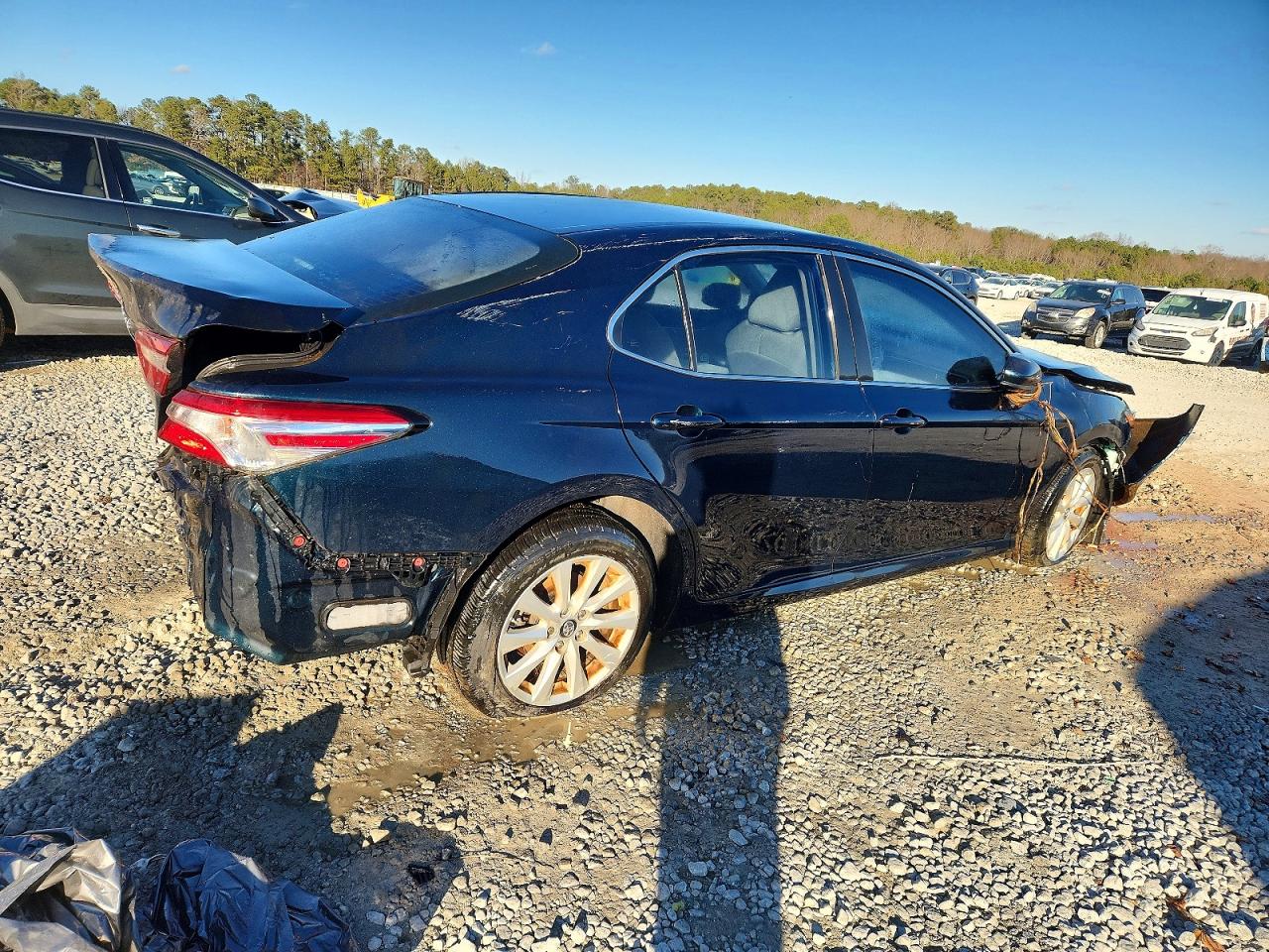 2018 TOYOTA CAMRY L photo 3