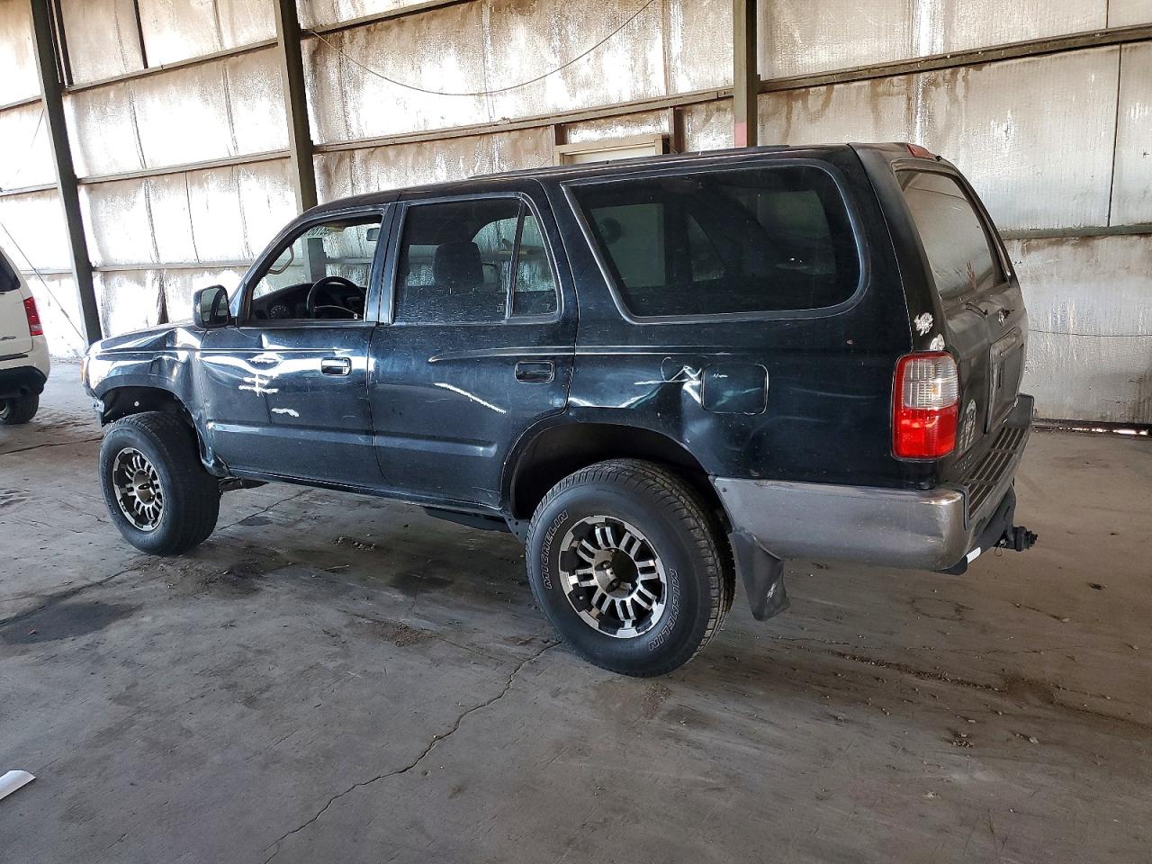 2000 TOYOTA 4RUNNER SR5 photo 2