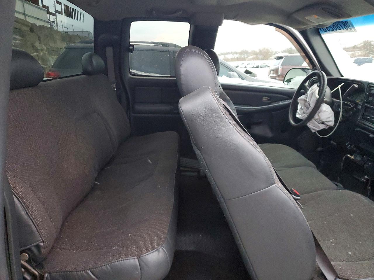 2002 CHEVROLET SILVERADO C1500 photo 10