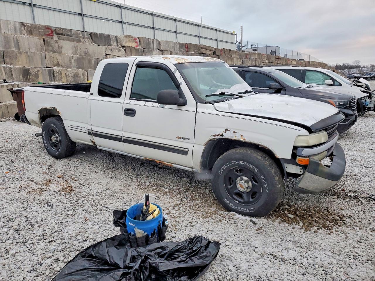 2002 CHEVROLET SILVERADO C1500 photo 4