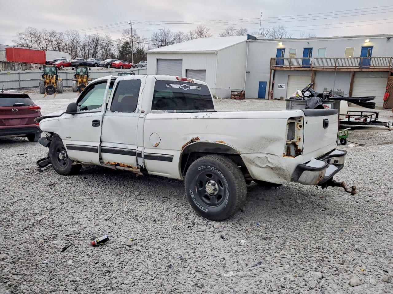 2002 CHEVROLET SILVERADO C1500 photo 2