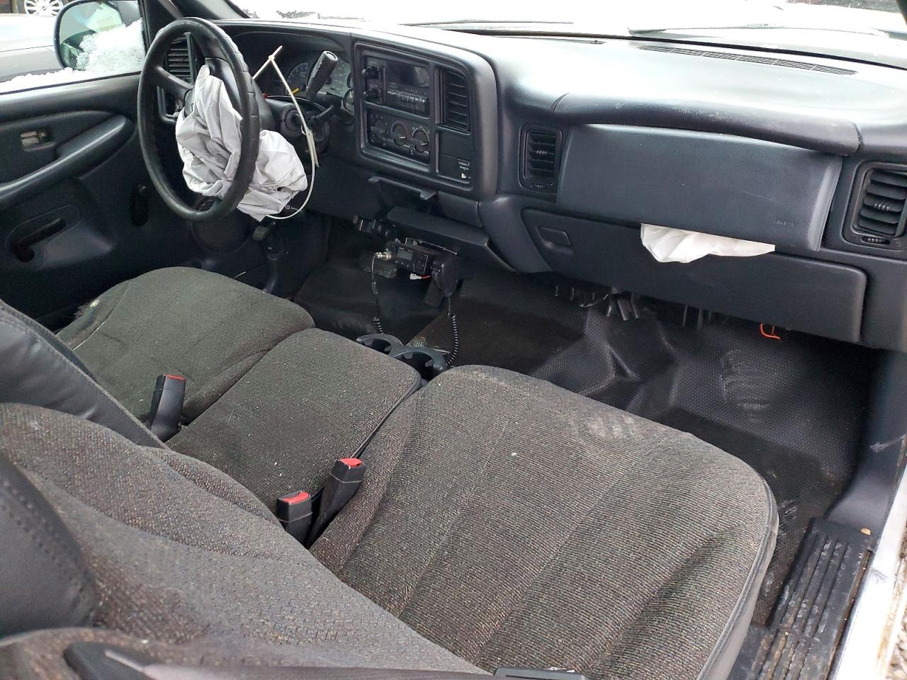 2002 CHEVROLET SILVERADO C1500 photo 8