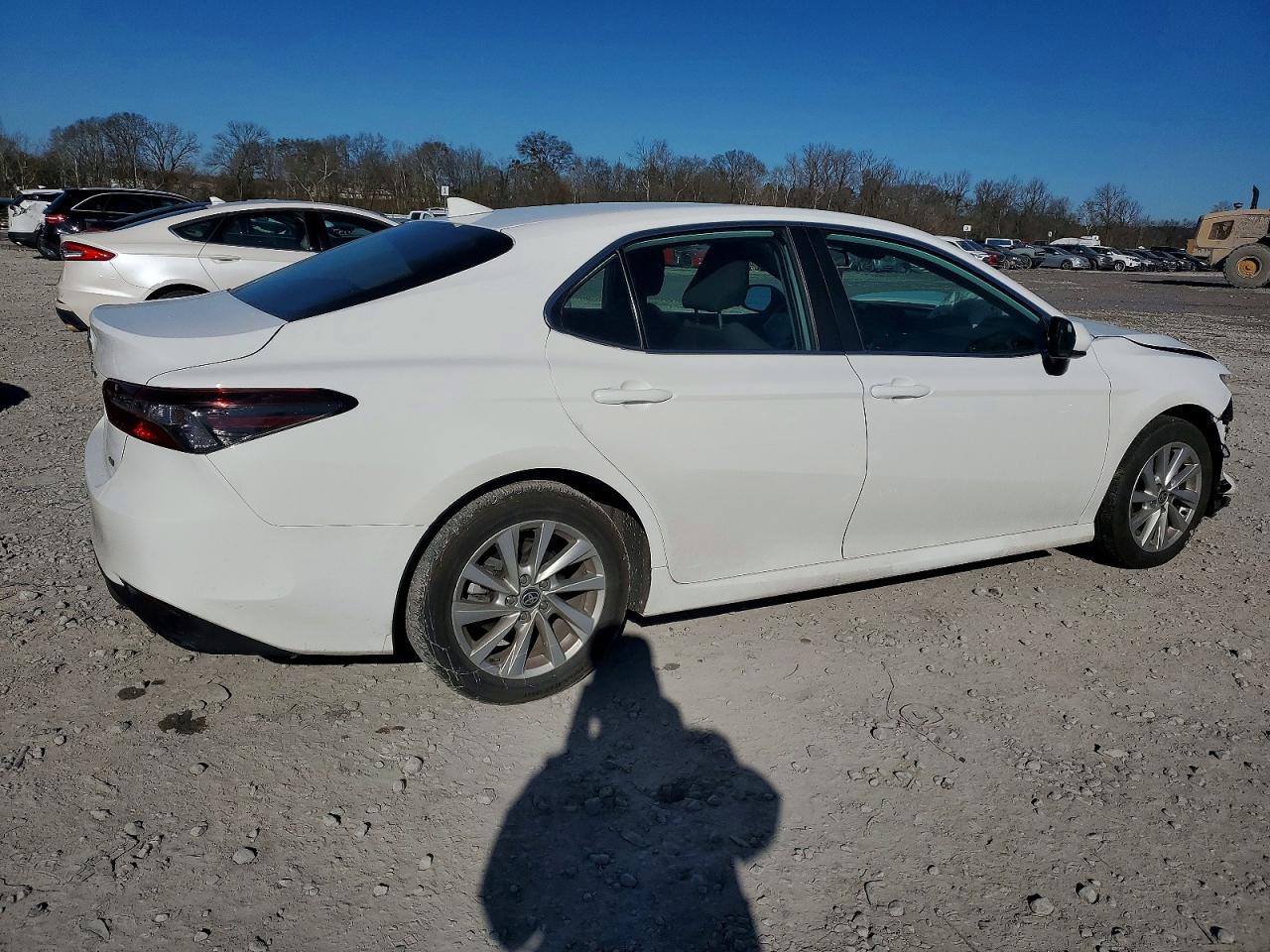 2024 TOYOTA CAMRY LE photo 3
