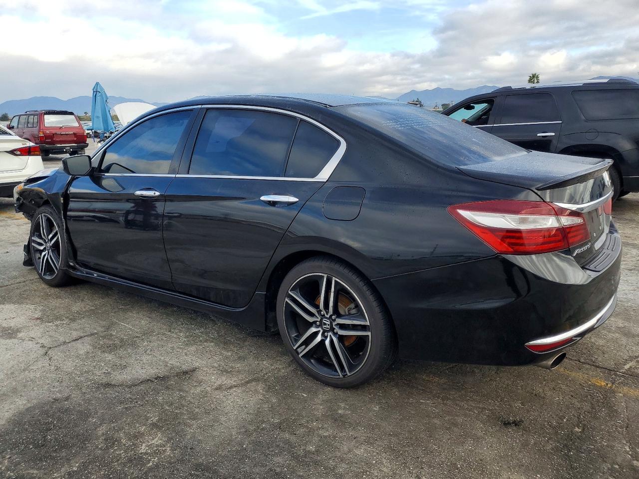 2017 HONDA ACCORD SPORT photo 2