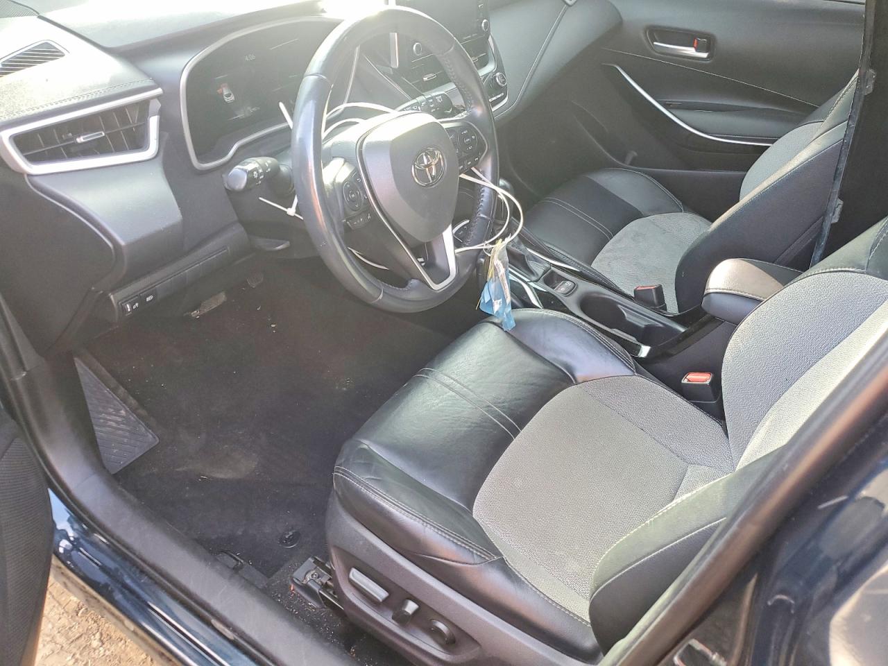 2022 TOYOTA COROLLA XSE photo 13
