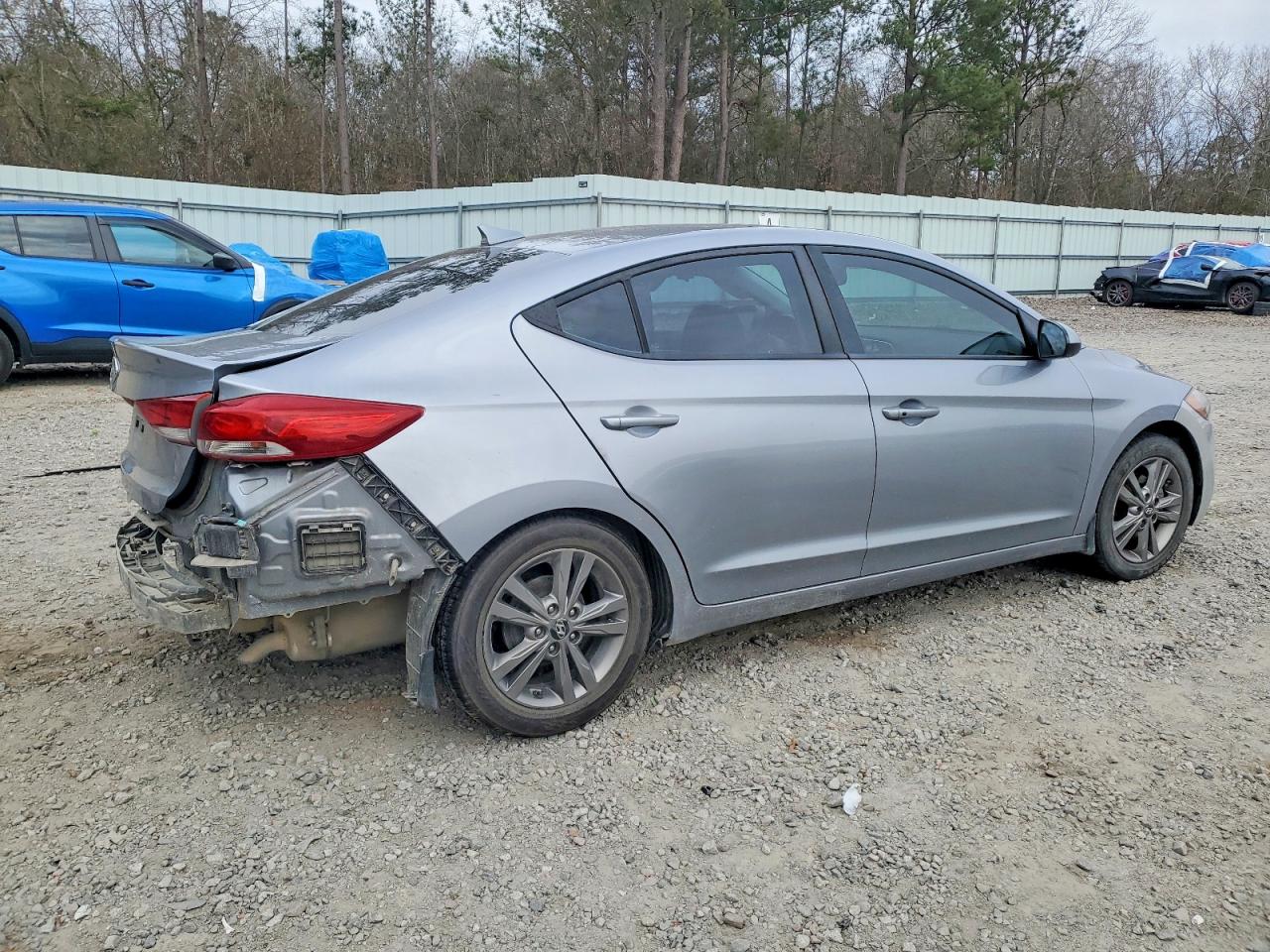 2017 HYUNDAI ELANTRA SE photo 5