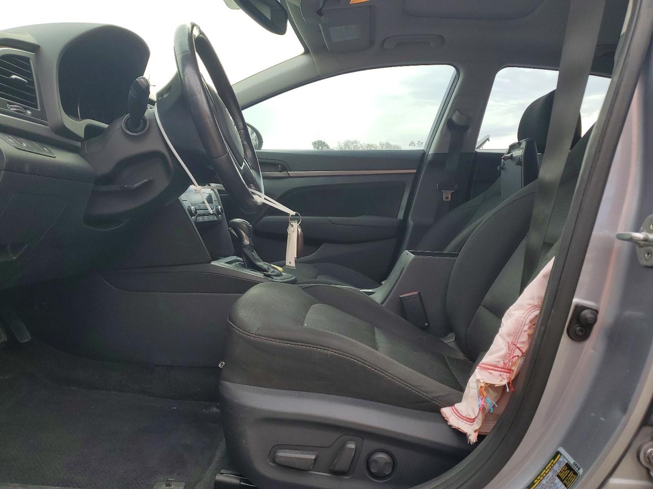 2017 HYUNDAI ELANTRA SE photo 13