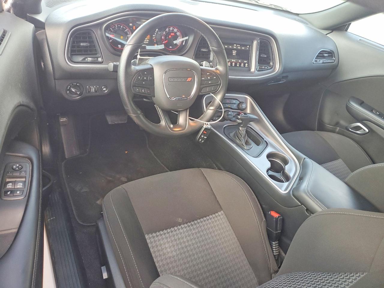 2022 DODGE CHALLENGER GT photo 8