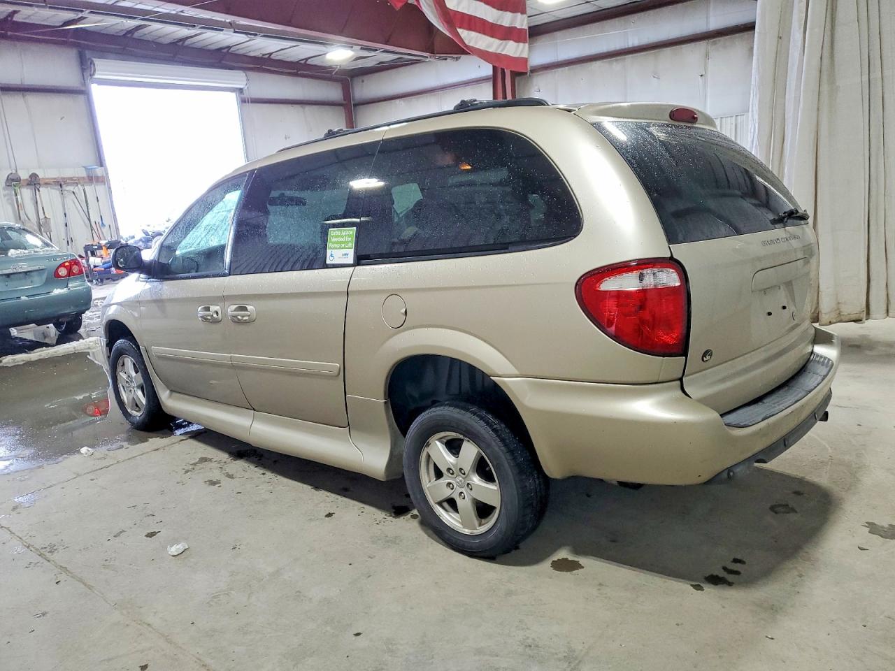 2007 DODGE GRAND CARAVAN SXT photo 2
