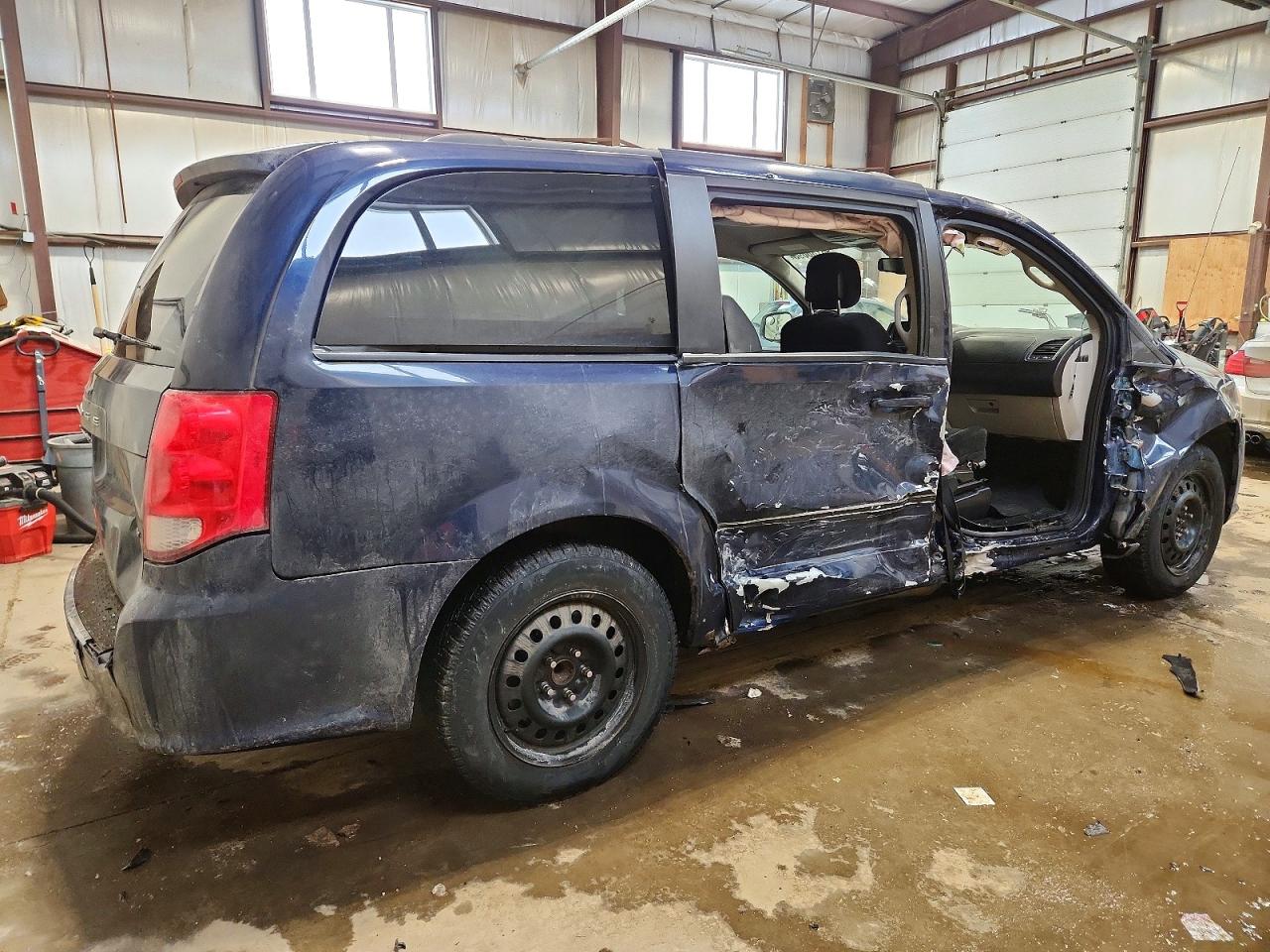 2015 DODGE GRAND CARAVAN SE photo 3