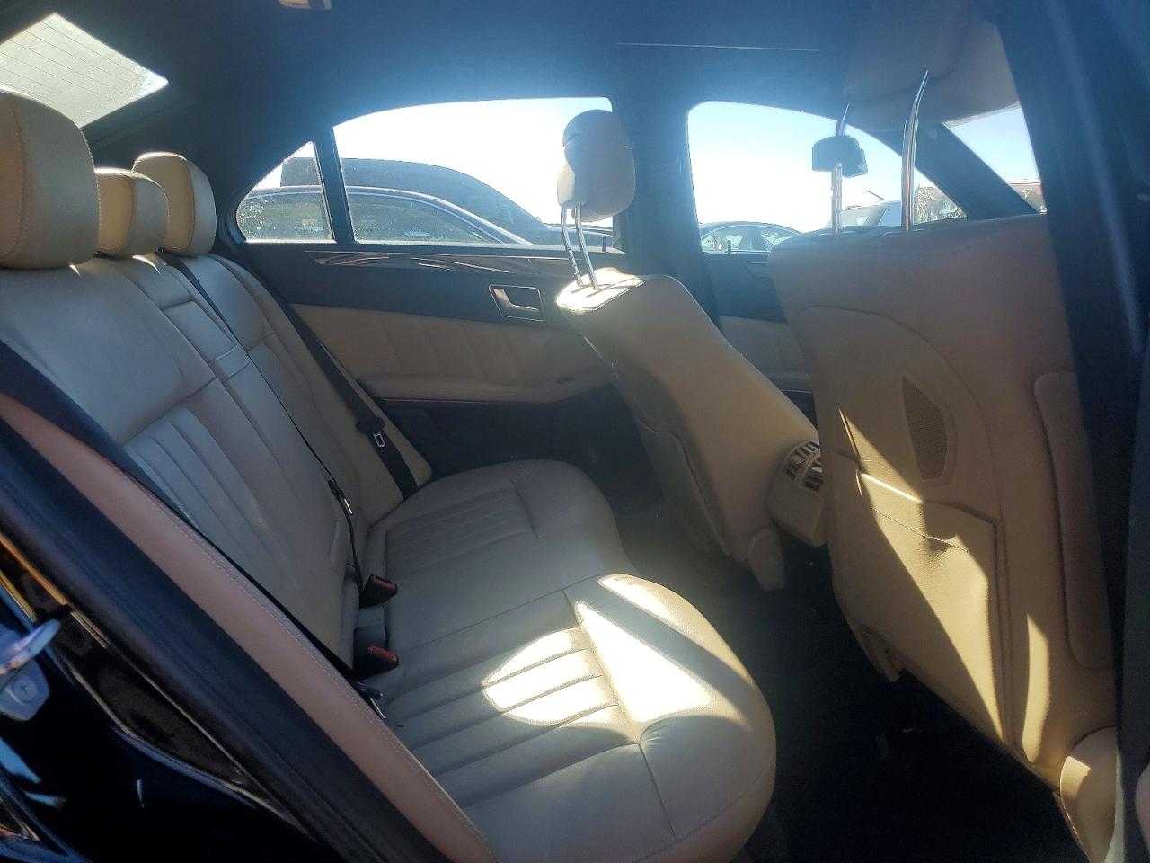 2012 MERCEDES-BENZ E 550 4MATIC photo 10