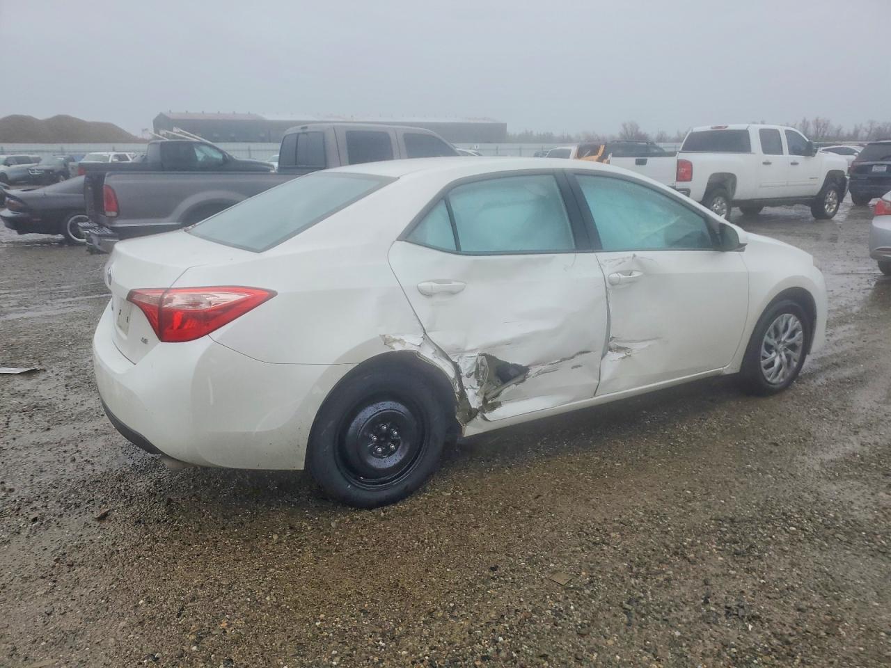 2018 TOYOTA COROLLA L photo 5