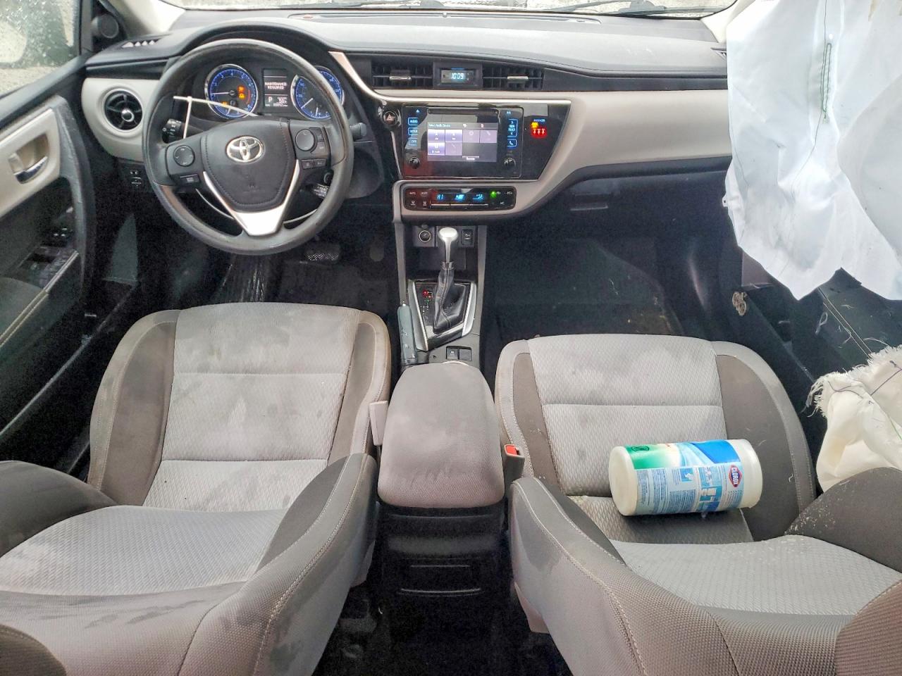 2018 TOYOTA COROLLA L photo 15