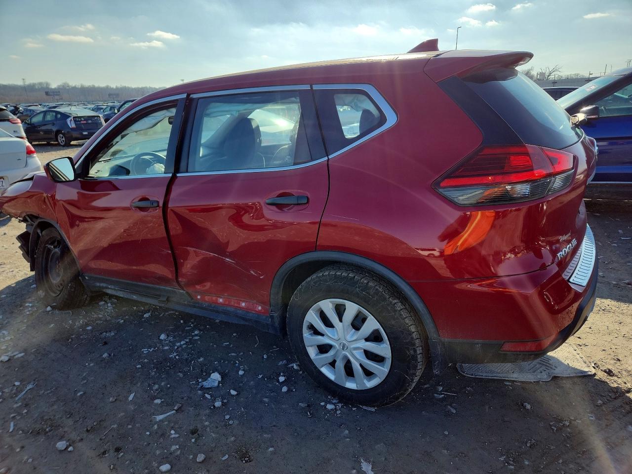 2017 NISSAN ROGUE S photo 2
