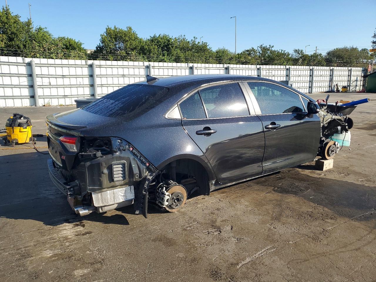 2025 TOYOTA COROLLA SE photo 3