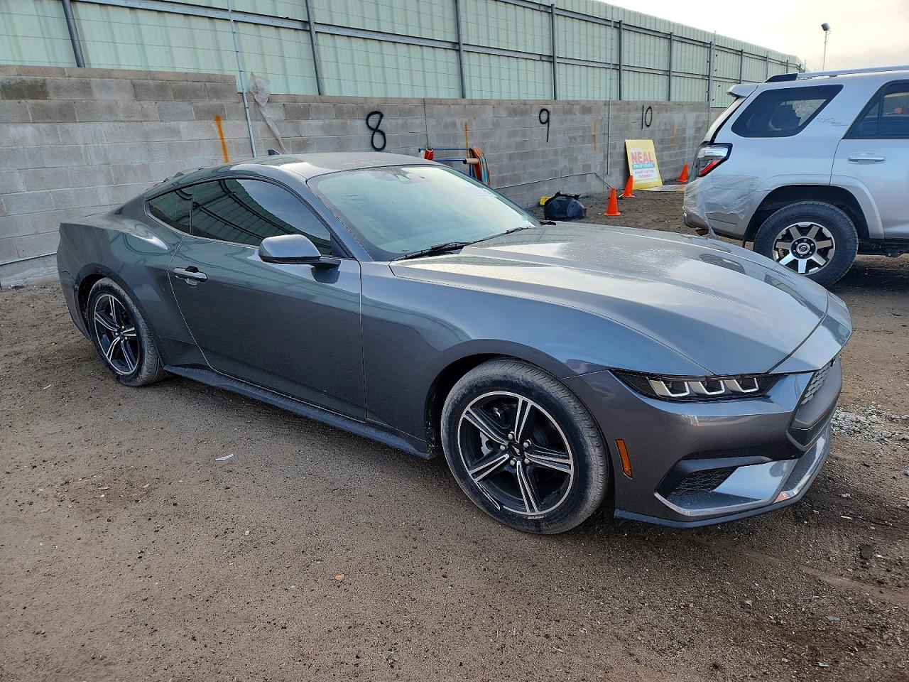 2025 FORD MUSTANG photo 4